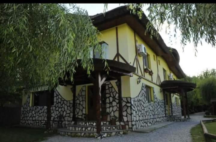 Constantin Si Elena Hotel Dunavatu de Jos Exterior photo